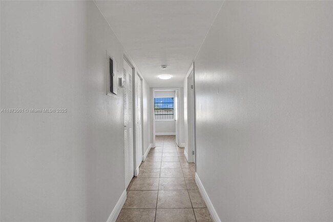 Building Photo - 11515 NW 22nd Ave