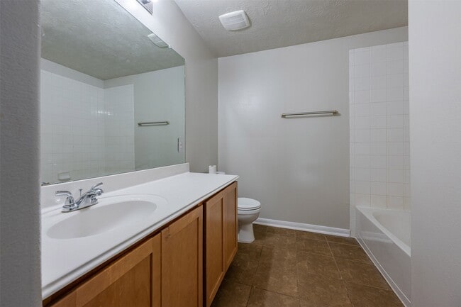 Building Photo - 18318 Canary Bluff Ln