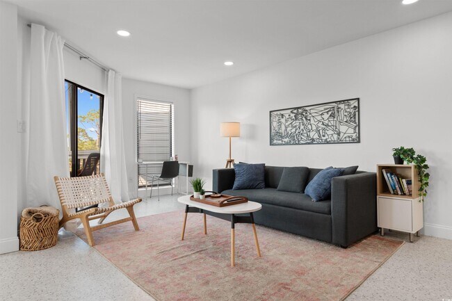 Building Photo - 1500 Cenith Dr