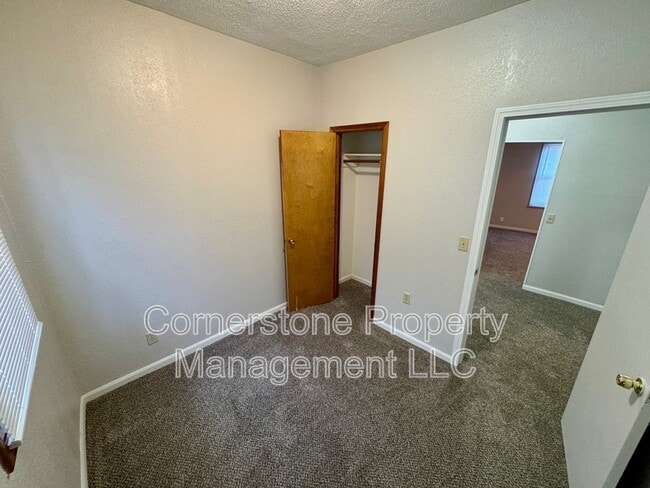 Building Photo - 1307 Elm St