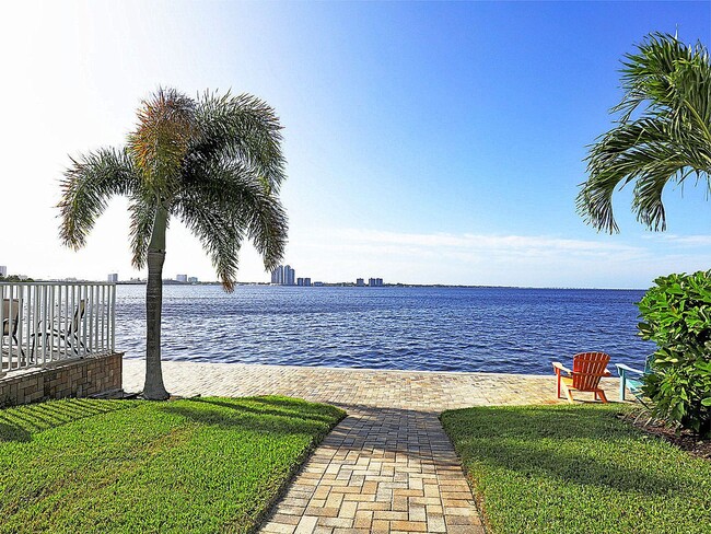 Building Photo - Palms at Waters Edge 3342-L5