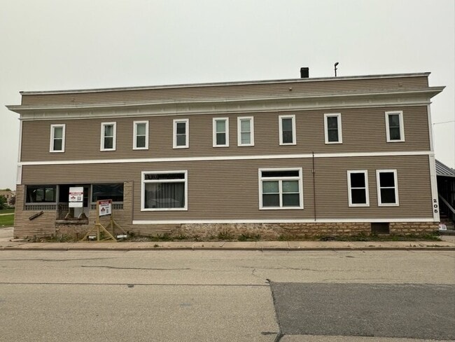 Building Photo - 205 N Maple St