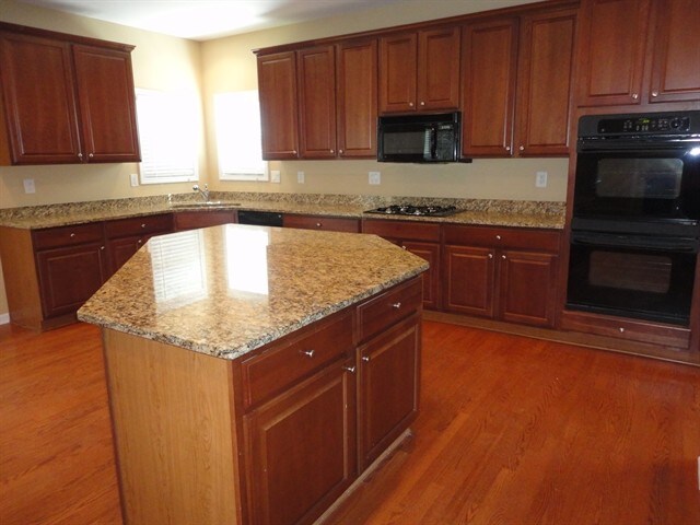 Building Photo - 2737 Autumn Bluff Way