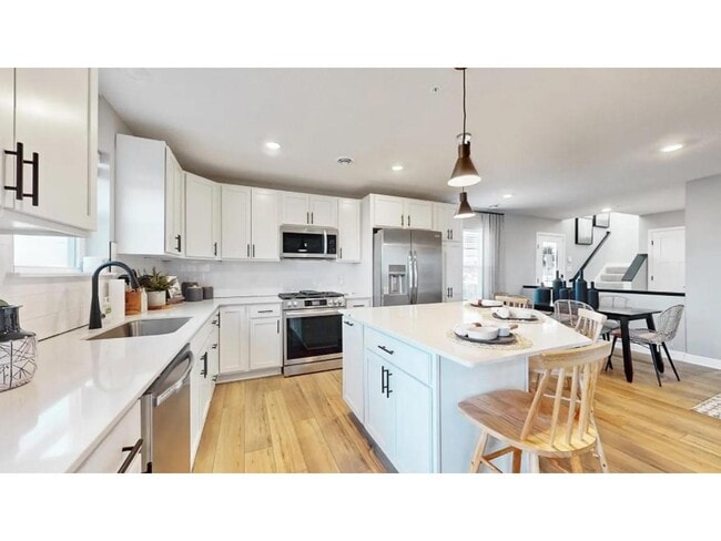 Building Photo - 23310 Amber Dr