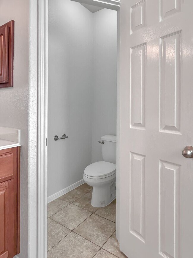 Building Photo - Spacious and Stylish in Schertz!