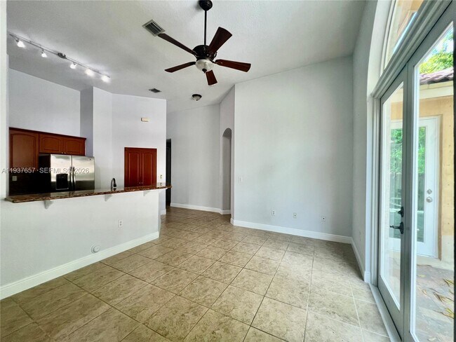 Building Photo - 16020 SW 91st Ct