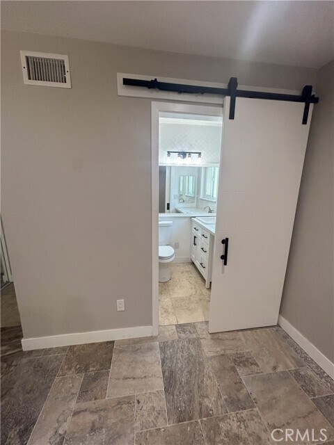 Building Photo - 808 Orchard Dr