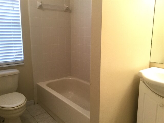 Building Photo - 832 Forestwood Dr