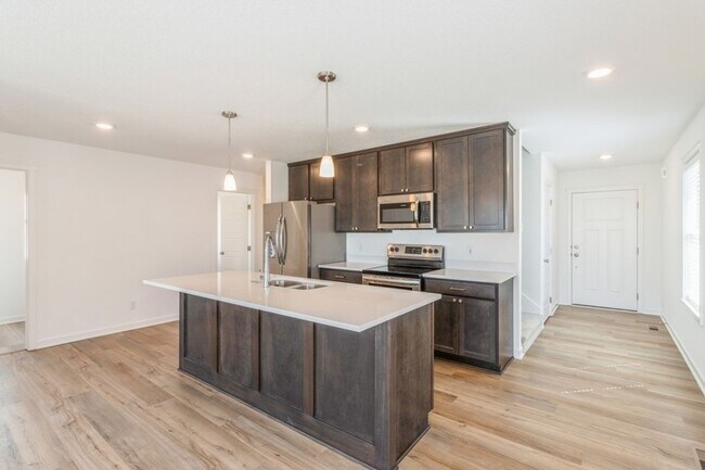 Building Photo - NEAR WAUKEE NORTHWEST!! 4 bedroom, 3 Bath Home In Waukee.