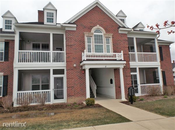 Primary Photo - 958 W Summerfield Gln Cir