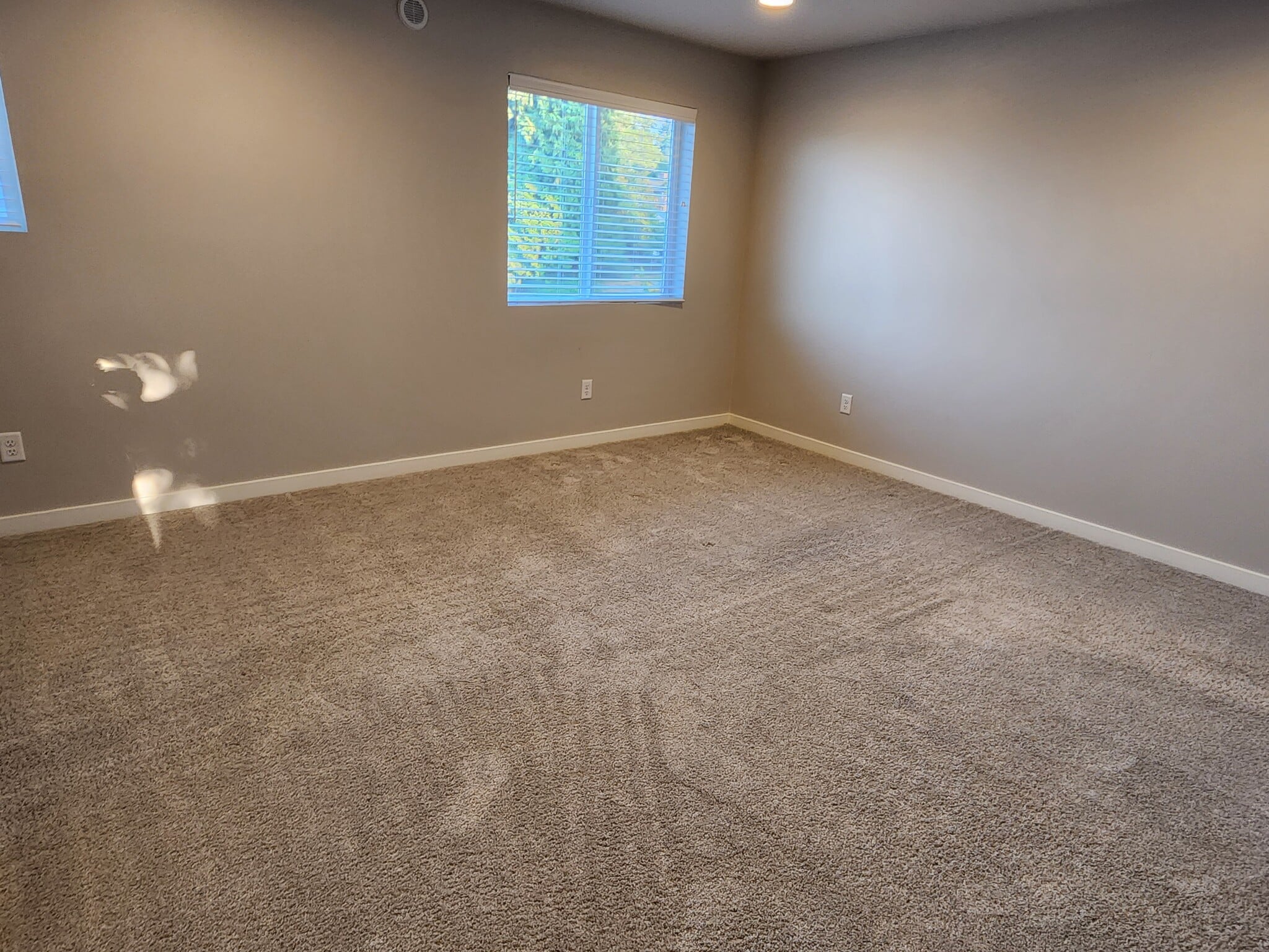 Building Photo - 3242 S 161st St