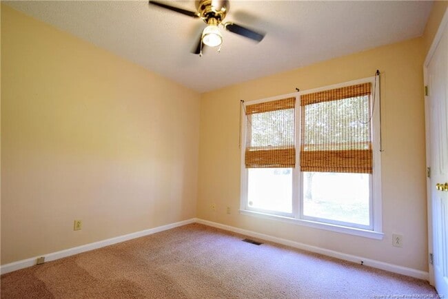 Building Photo - 5050 Summer Ridge Rd