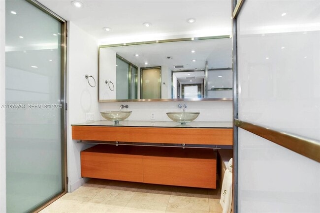 Building Photo - 4779 Collins Ave