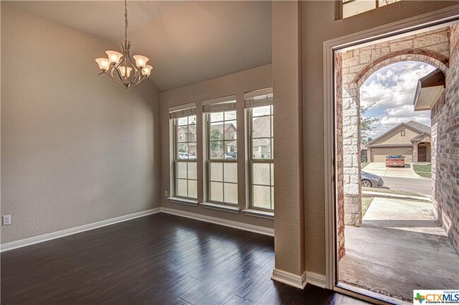 Building Photo - 3410 Greyfriar Dr