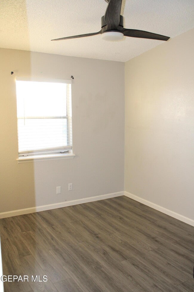 Building Photo - 11100 La Quinta Pl