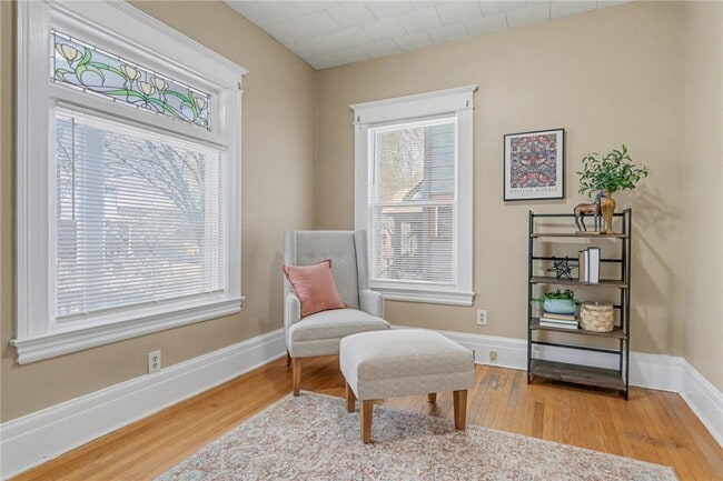 Building Photo - 30 Shepard St