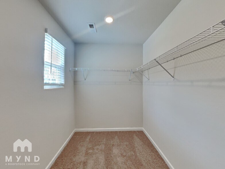 Building Photo - 95 Taverners Ln