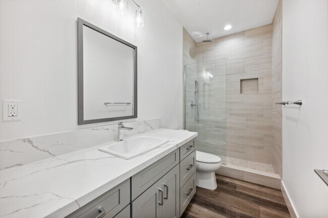 Building Photo - 22 Maiaku St