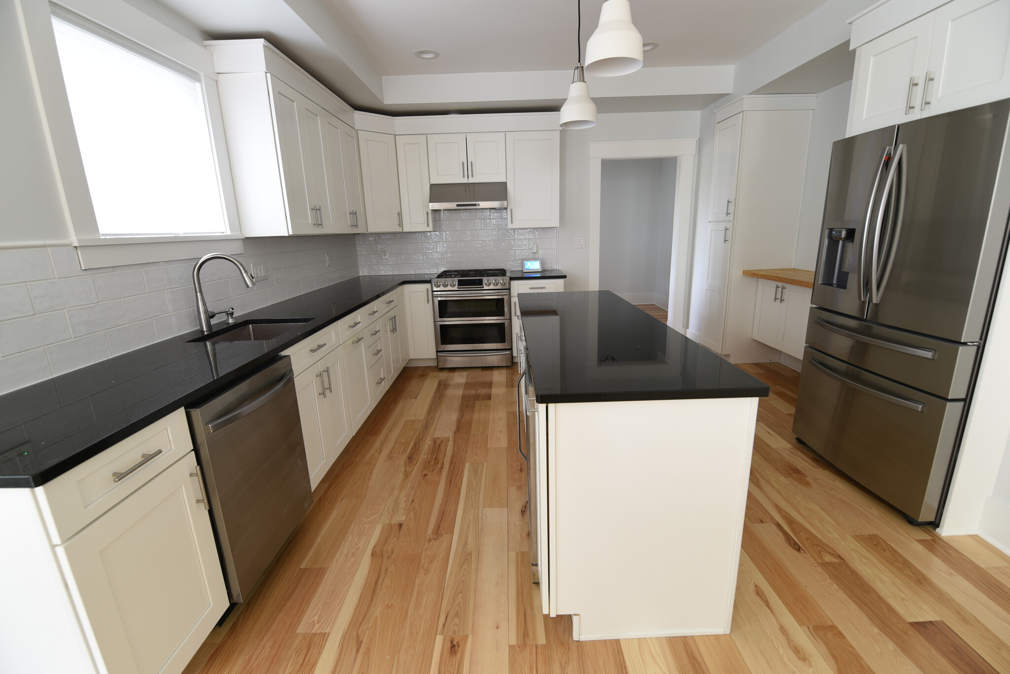Kitchen - 90 Bartlett St