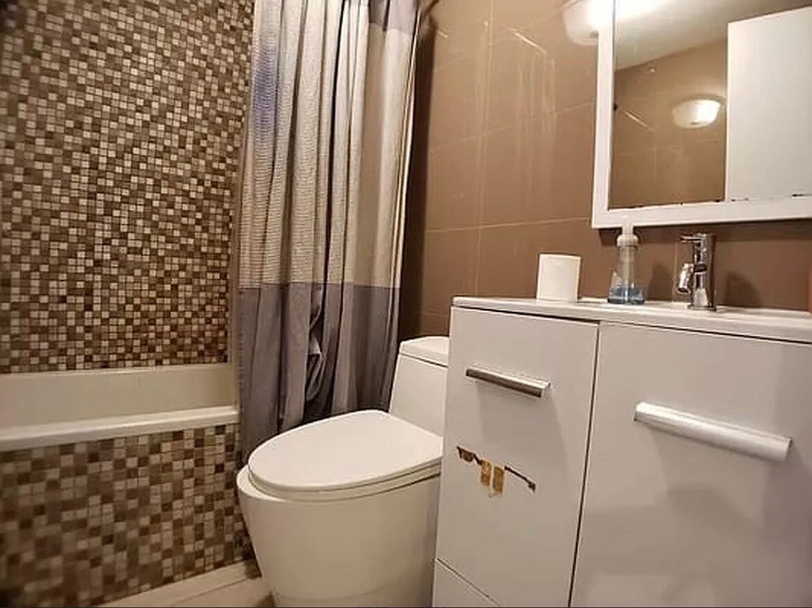 Building Photo - 98 Harman St