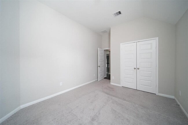 Building Photo - 4715 Hollow Tree Dr