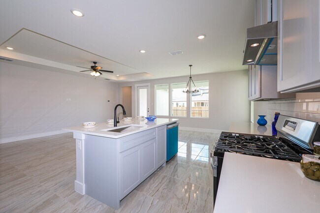 Building Photo - 1008 True Patriot Dr