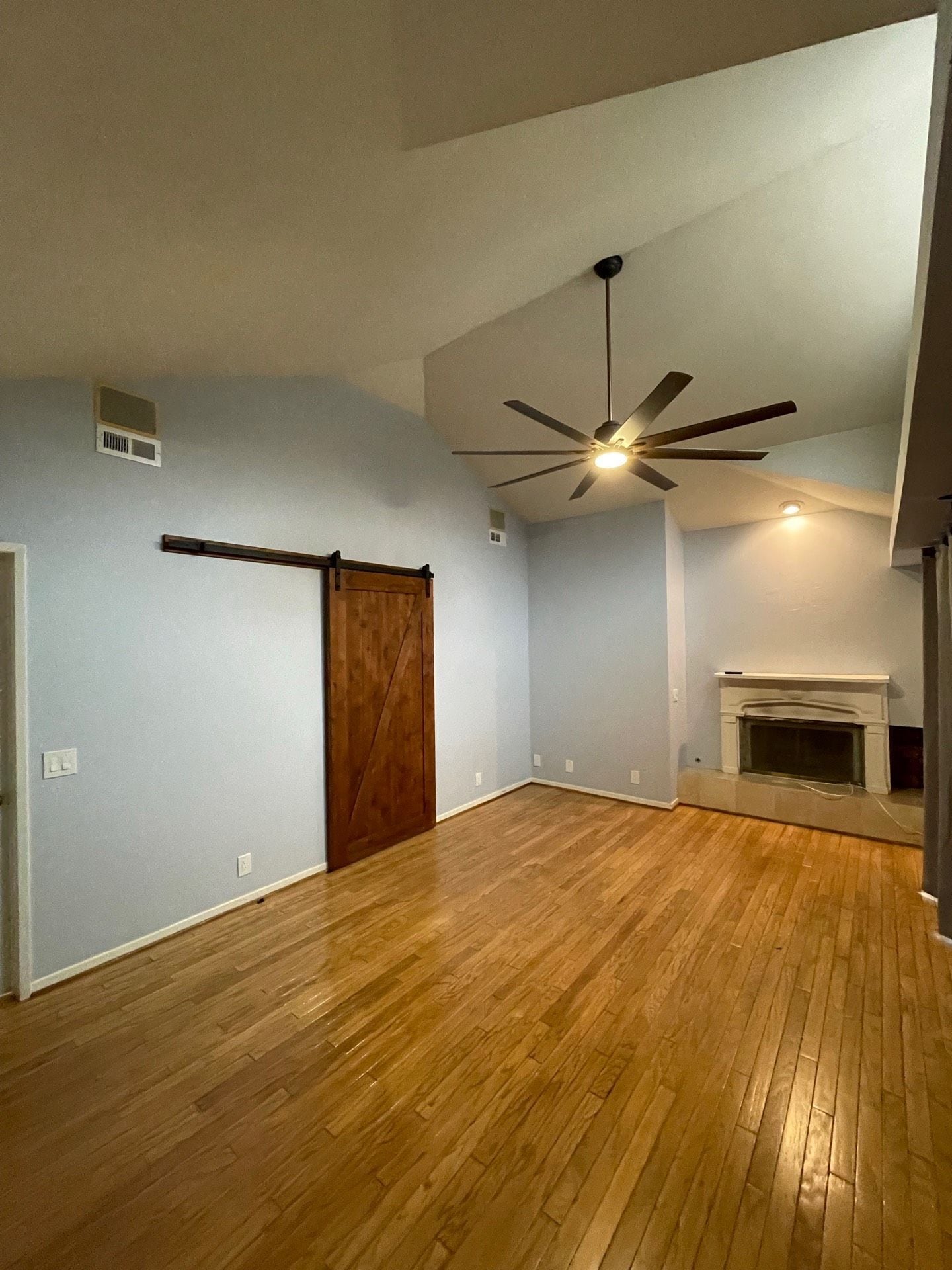 Building Photo - 14 Tangerine