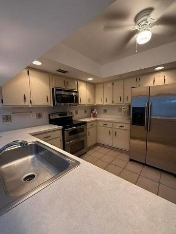 Building Photo - 1552 Montauk Dr