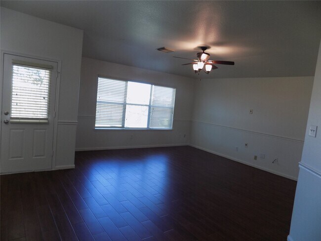 Building Photo - 1918 Appleton Dr