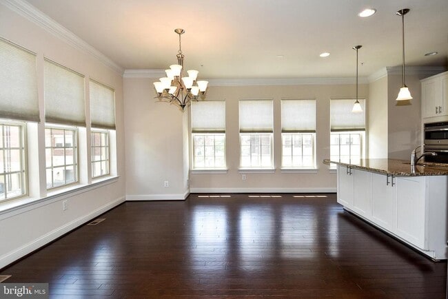Building Photo - 810 Fair Winds Way