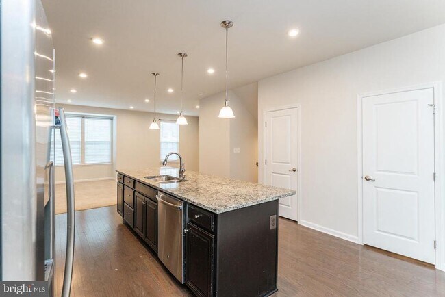 Building Photo - 9907 Cedarmass Cir
