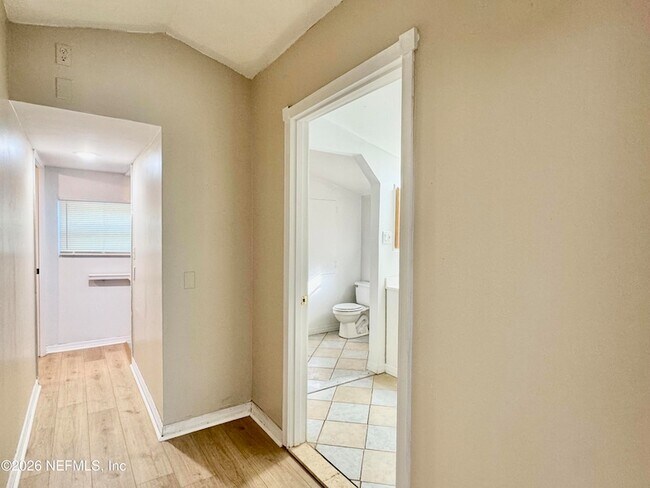 Building Photo - 2057 Glen Gardner Dr