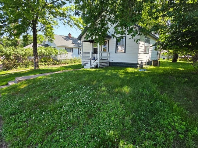 Building Photo - 1223 Barron St