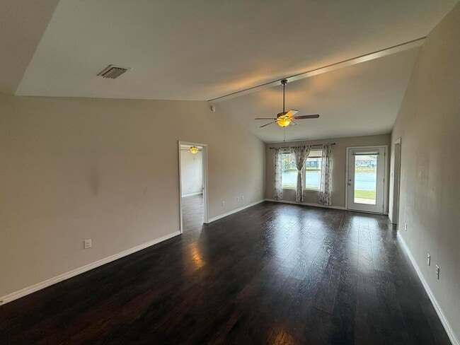 Building Photo - Three Bedroom Two Bath - Foley