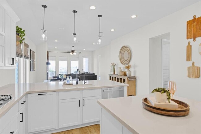 Building Photo - 378 Carpenter Hill Dr