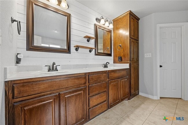 Building Photo - 1704 Dawson Spur