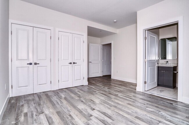 Building Photo - 140 Avenue B