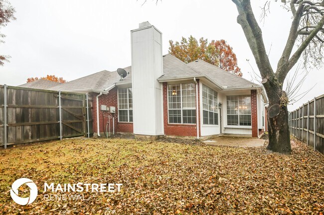 Building Photo - 8205 Lake Bend Dr