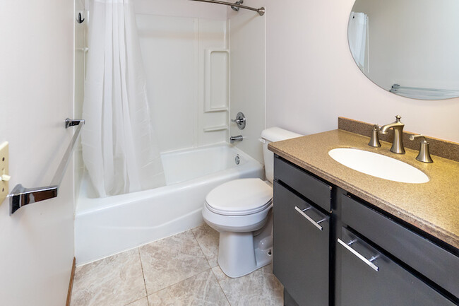 Upper Level Bathroom - 874 22nd Ave SE