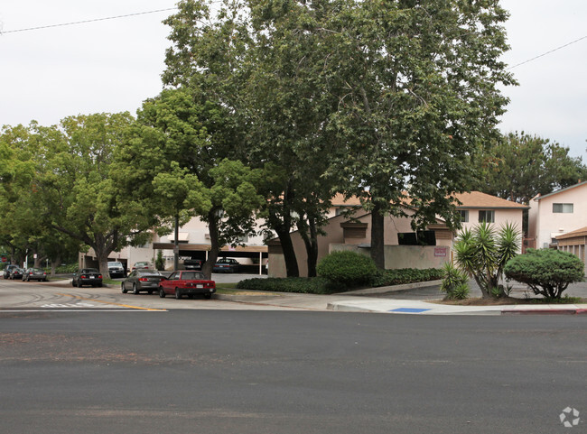 Building Photo - Town Center Apartments