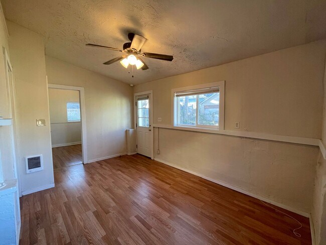 Building Photo - Spacious Boise Duplex with Outdoor Space and Basement Storage