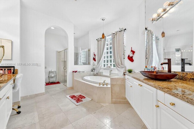 Building Photo - 6313 Paradise Cove