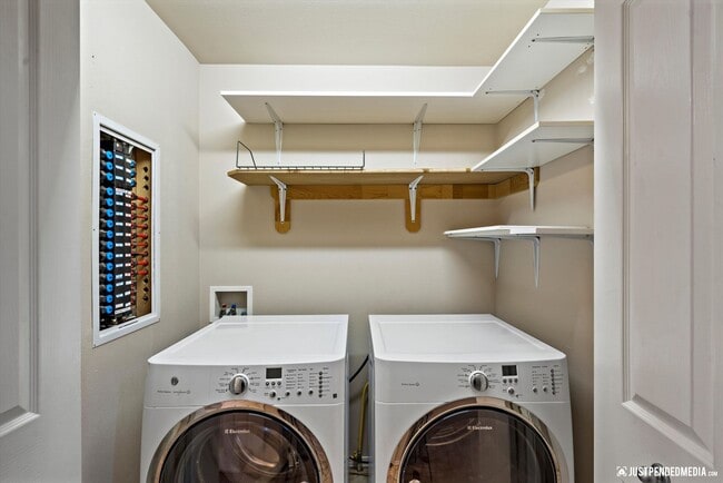 Building Photo - Seclusion Cove