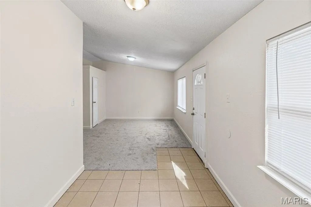 Building Photo - 502 St Thomas Ln