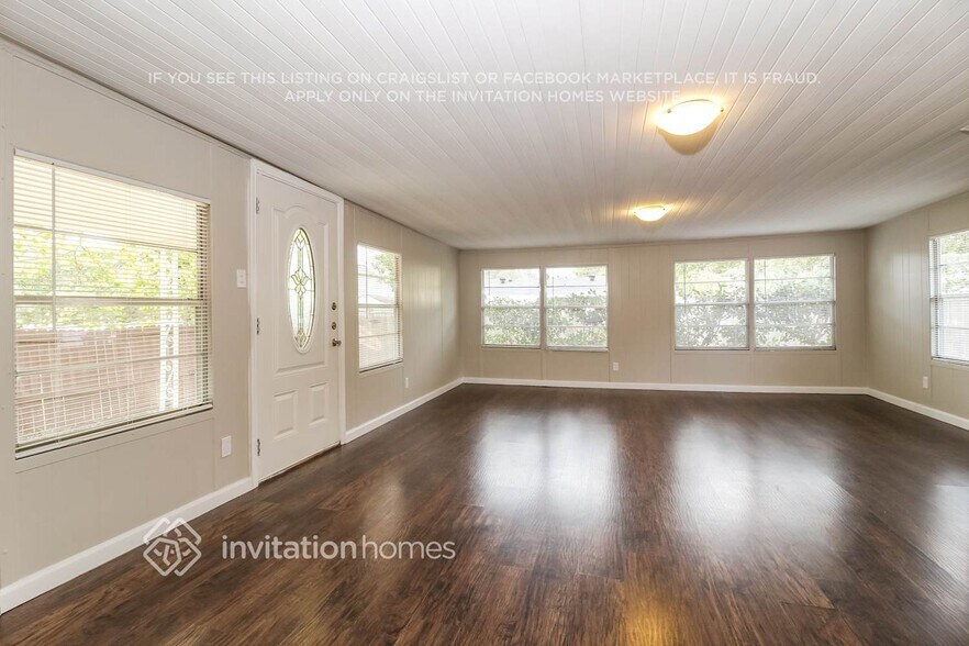 Building Photo - 920 S Waterview Dr