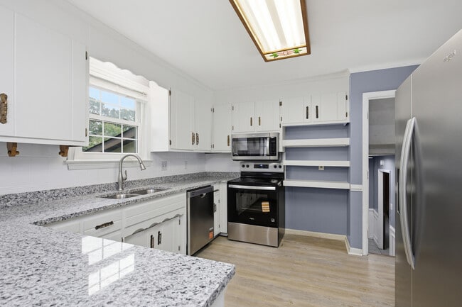 Building Photo - 2510 Bicors Dr