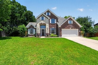 Building Photo - 300 N Carriage Hills Dr
