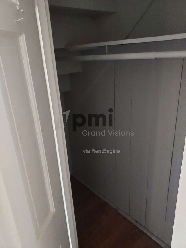 Building Photo - 328 E Kellar Ln