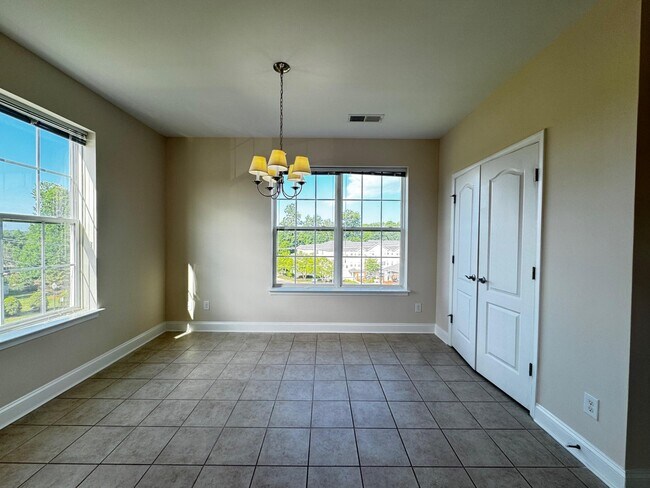 Building Photo - 9204 Charleston Dr