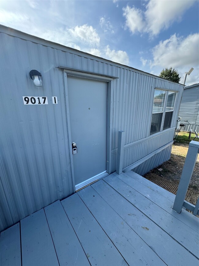 Building Photo - 9017 Taub Rd